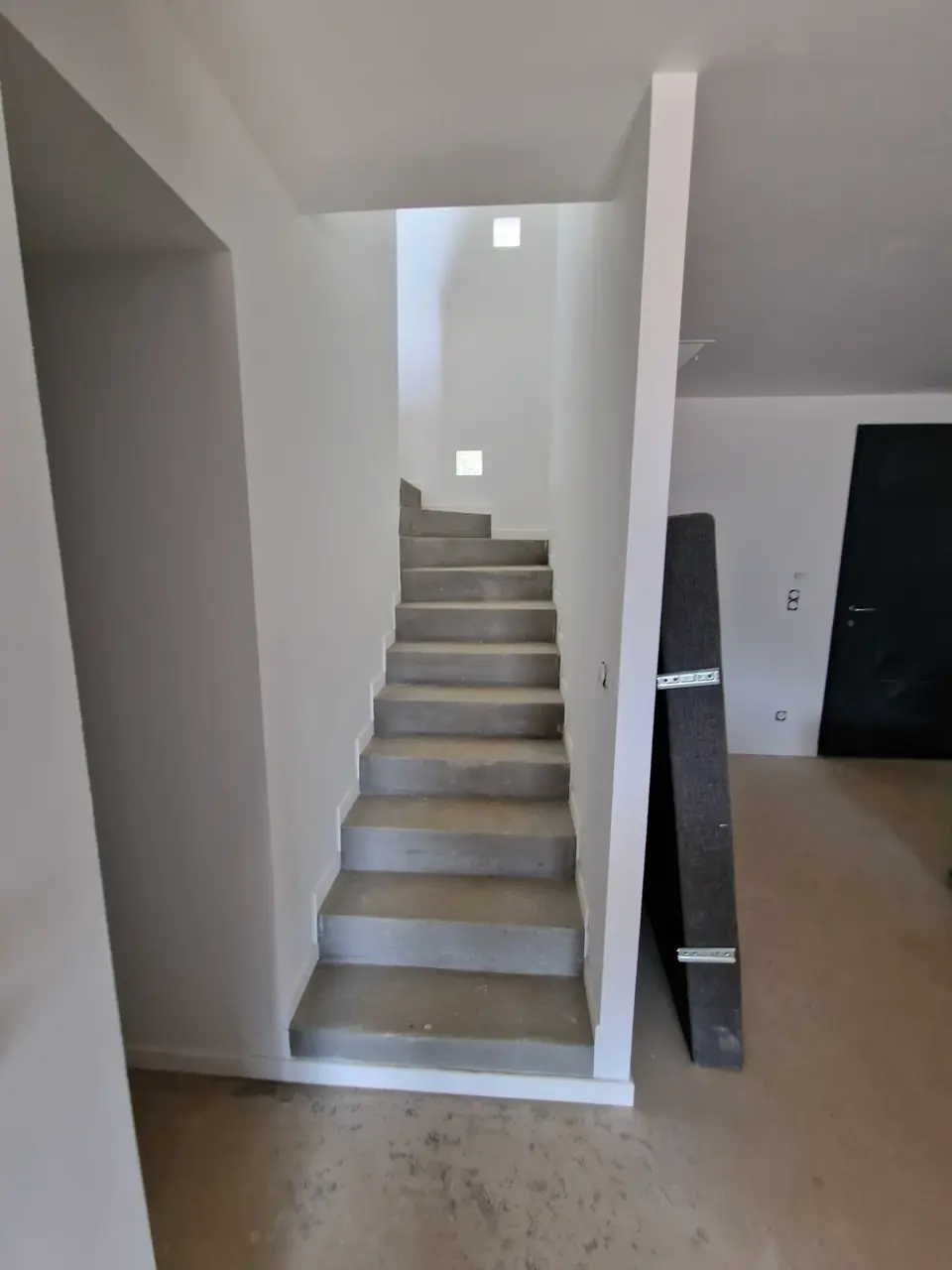 Salles d’eau, parquets et escaliers : escalier